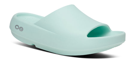 Women's OOmega Luxe Sandal - Titanium Mirror – oofos.international