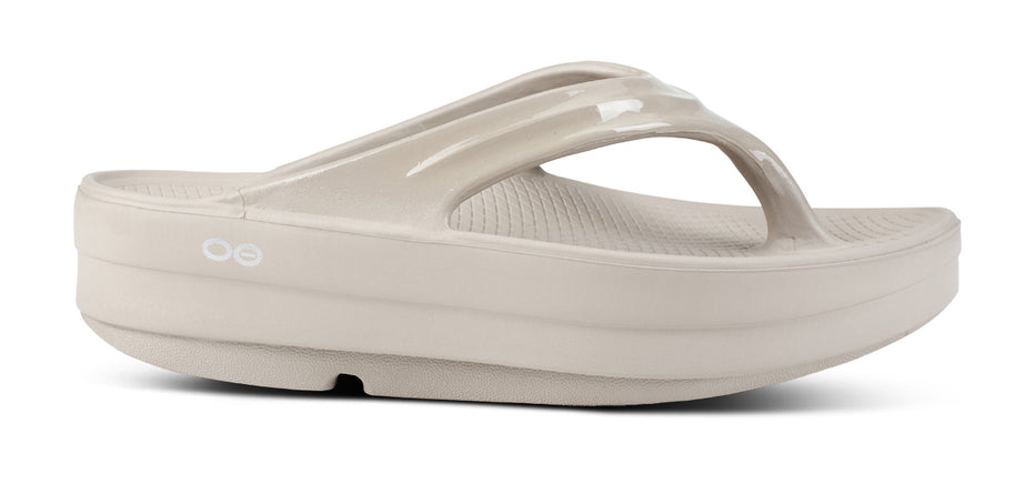oofos OOMEGA 24センチ OOFOS Women's OOmega Recovery Sandal - Nomad – oofos.international
