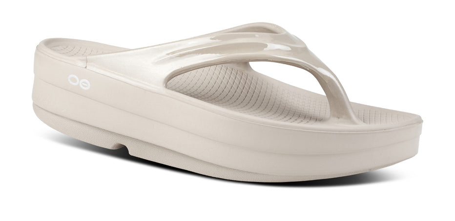 OOFOS OOMEGAトングサンダルNOMAD W8 OOFOS Women's OOmega Recovery Sandal - Nomad – oofos.international